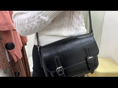 ❤️ Фитинг бөлмөсүндө жаш канчык FeralBerryди дилдо менен коомдук мастурбациялоо ❤ Русский порно боюнча бизде ❌️